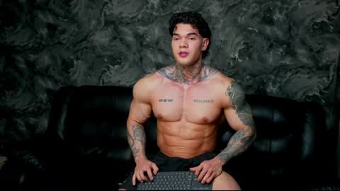 justin clark1 online show from 04.06.26