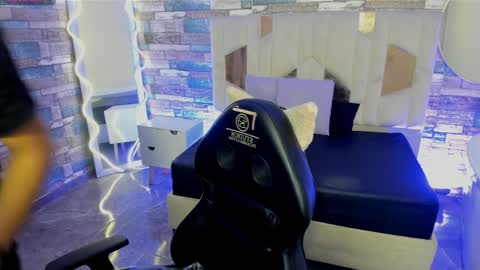  justin  online show from 04.11.26