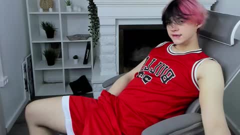 Snapshot of justin_twinkboy chatting on 09.21.25 JUSTIN online show from 09.21.25