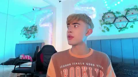 Justin online show from 09.12.25