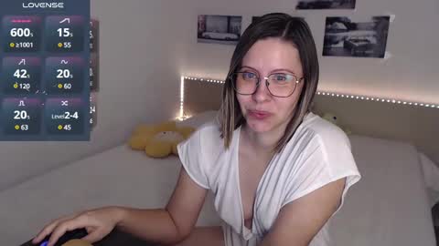 Julie online show from 12.04.24