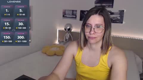 Julie online show from 01.04.25