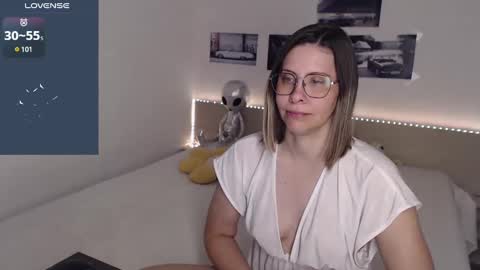 Julie online show from 01.05.25