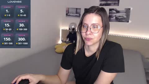 Julie online show from 02.01.25