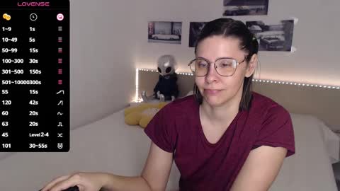 Julie online show from 03.03.25