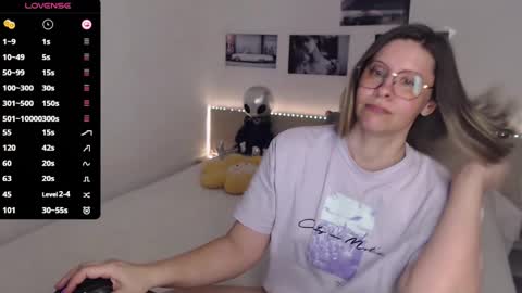 Julie online show from 03.08.25