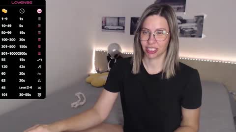 Julie online show from 09.10.25