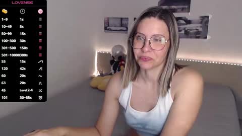 Julie online show from 09.11.25