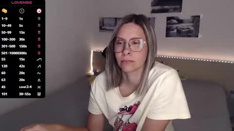 Julie online show from 09.19.25