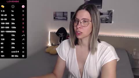 Julie online show from 09.22.25