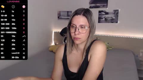 Julie online show from 09.23.25