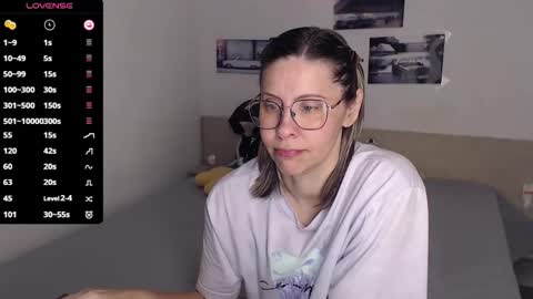 Julie online show from 10.05.25