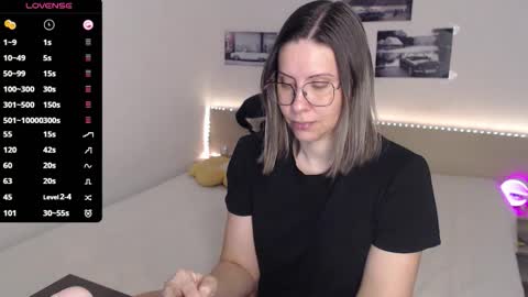 Julie online show from 04.08.26