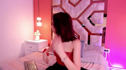 Snapshot of justmia_ chatting on 02.12.26 Mia online show from 02.12.26