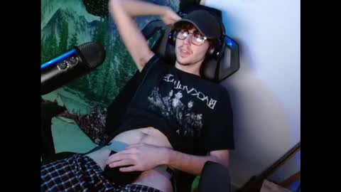 Snapshot of juststonie chatting on 11.19.25 juststonie online show from 11.19.25