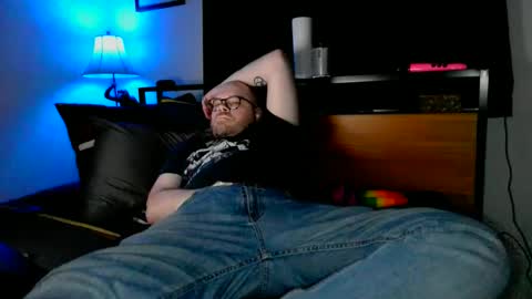 Snapshot of jwineness chatting on 01.01.25 MidsizeBiGuy online show from 01.01.25