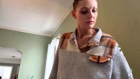 Snapshot of kaceelynn chatting on 02.10.25 Kac online show from 02.10.25