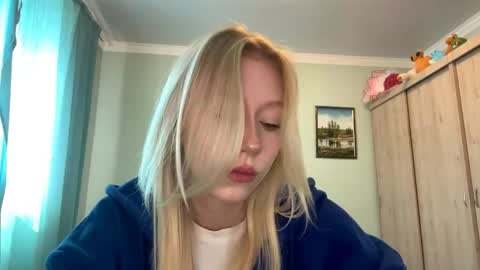 Snapshot of kacicasal chatting on 06.01.26 Mia 1st day here online show from 06.01.26