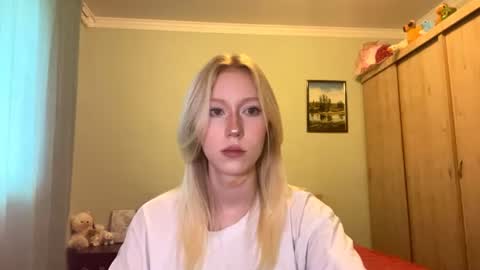 Snapshot of kacicasal chatting on 06.12.26 Mia 1st day here online show from 06.12.26