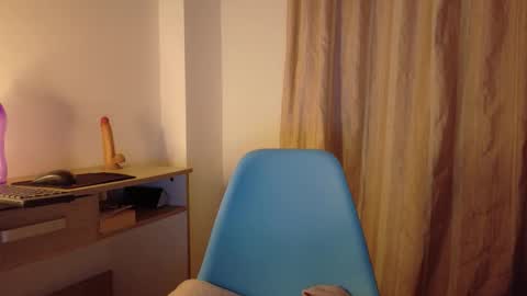 Snapshot of kad_kad chatting on 10.15.25 Kanela online show from 10.15.25