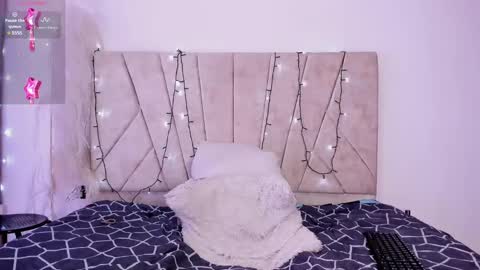 Snapshot of kaelaa18 chatting on 12.20.24 Kaela online show from 12.20.24