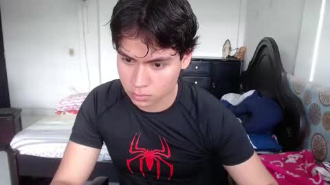 Snapshot of kafer_1022 chatting on 12.02.25 kafer online show from 12.02.25