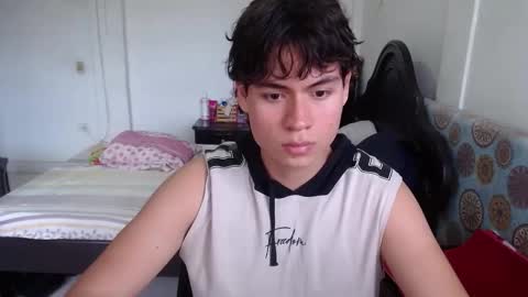 Snapshot of kafer_1022 chatting on 12.04.25 kafer online show from 12.04.25