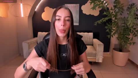 Kaia Ferreira online show from 03.04.25