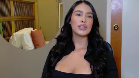 Snapshot of kaiawhite chatting on 12.16.25 kaiawhite online show from 12.16.25