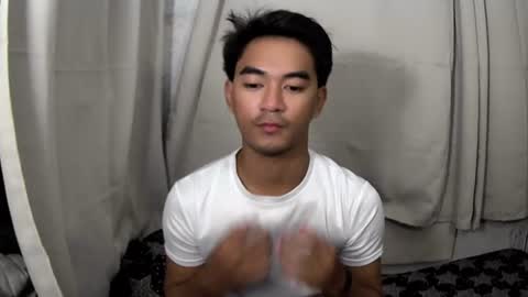 Snapshot of kaiknox chatting on 06.19.26 Kai online show from 06.19.26