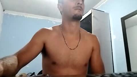 Snapshot of kaiohoffiman chatting on 12.02.25 kaiohoffiman online show from 12.02.25