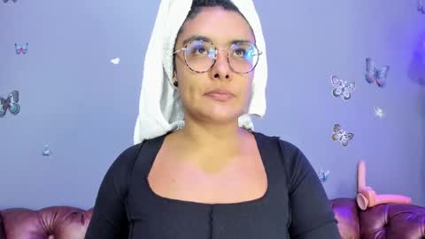 kaira_mosse_ online show from 10.22.25