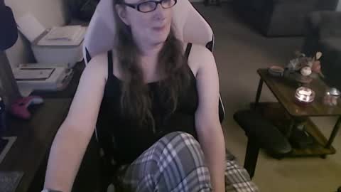 Snapshot of kait331 chatting on 11.12.25 Camprincess331 online show from 11.12.25