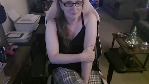 Snapshot of kait331 chatting on 11.21.25 Camprincess331 online show from 11.21.25