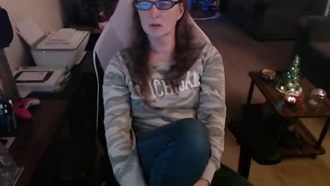 Snapshot of kait331 chatting on 11.22.25 Camprincess331 online show from 11.22.25