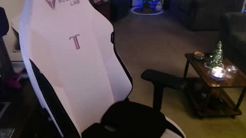 Snapshot of kait331 chatting on 11.30.25 Camprincess331 online show from 11.30.25