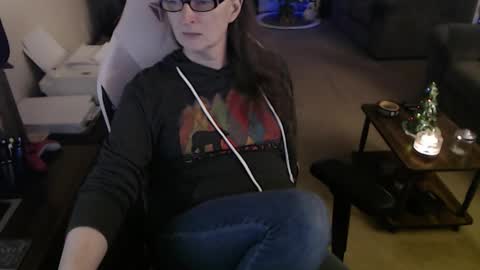 Snapshot of kait331 chatting on 12.04.25 Camprincess331 online show from 12.04.25