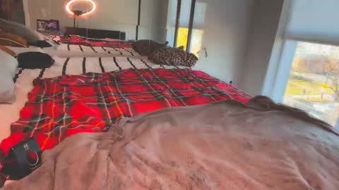 Snapshot of kaitemptation chatting on 12.03.25 Malakai Kai or Ky online show from 12.03.25