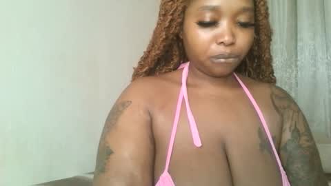 Snapshot of kakey_love chatting on 10.22.25 kakey love online show from 10.22.25
