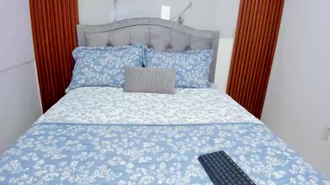 Kali Bloom  online show from 12.02.25