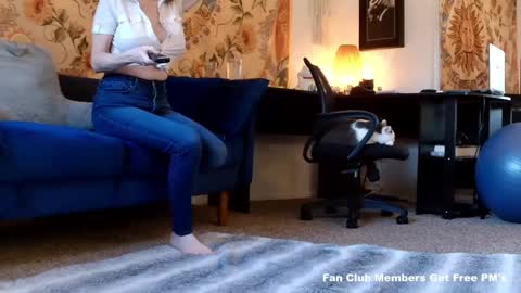 Tara Smith online show from 01.12.25