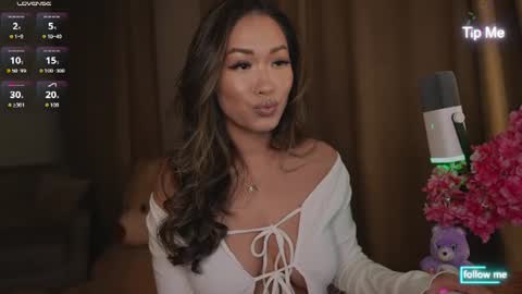 Snapshot of kamilee__xo chatting on 06.18.26 kamilee__xo online show from 06.18.26