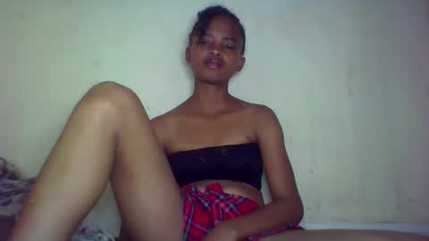 Snapshot of kamillah69 chatting on 11.09.25 kamillah69 online show from 11.09.25