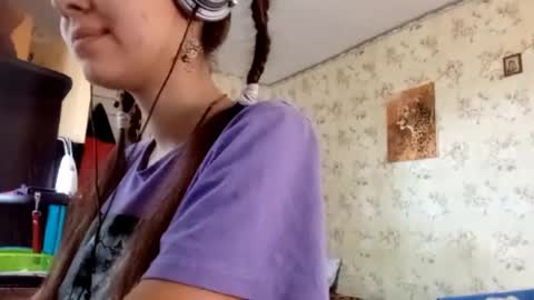 Mari  Simmons online show from 09.14.25