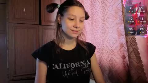 Mari  Simmons online show from 12.14.25