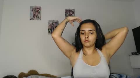 Snapshot of kammy_cami chatting on 01.06.26 kammy y camila online show from 01.06.26