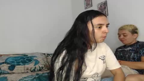 Snapshot of kammy_cami chatting on 02.11.26 kammy y camila online show from 02.11.26