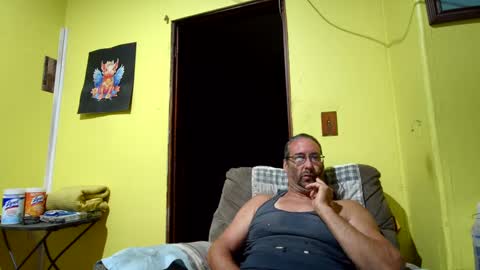 Snapshot of kansasfarmer1 chatting on 10.11.25 kansasfarmer1 online show from 10.11.25