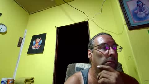 Snapshot of kansasfarmer1 chatting on 10.11.25 kansasfarmer1 online show from 10.11.25