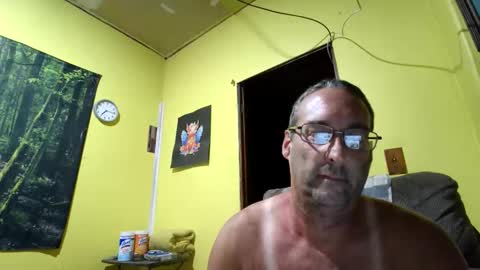 Snapshot of kansasfarmer1 chatting on 10.12.25 kansasfarmer1 online show from 10.12.25